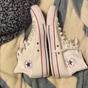 Size 10 women’s converse